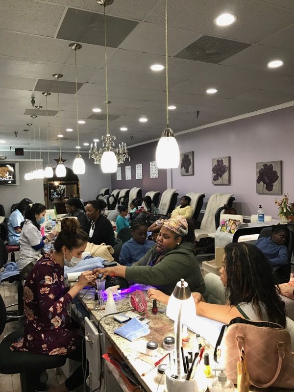 Sang Tiệm Nail In Raleigh, NC