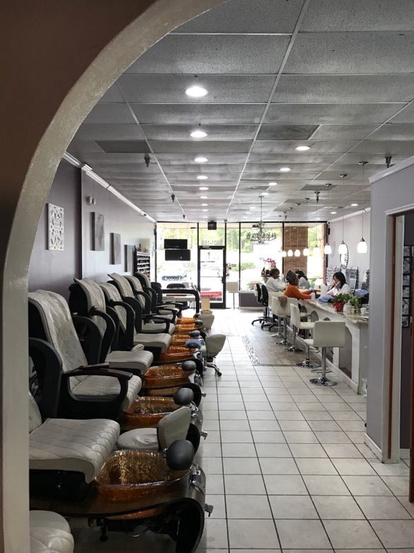 Sang Tiệm Nail In Raleigh, NC