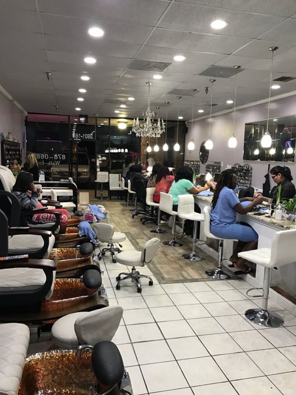 Sang Tiệm Nail In Raleigh, NC