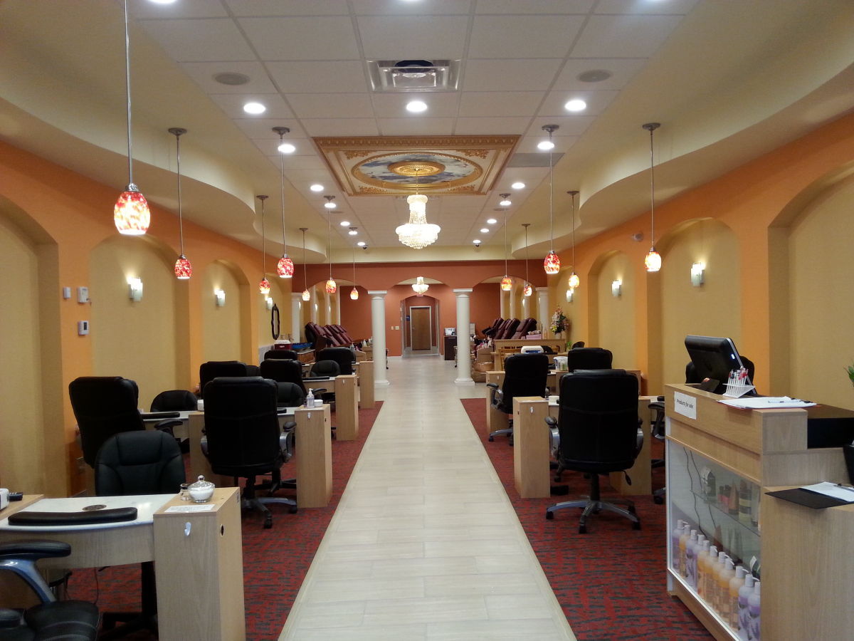 Cần Thợ Nails In Parma, OH