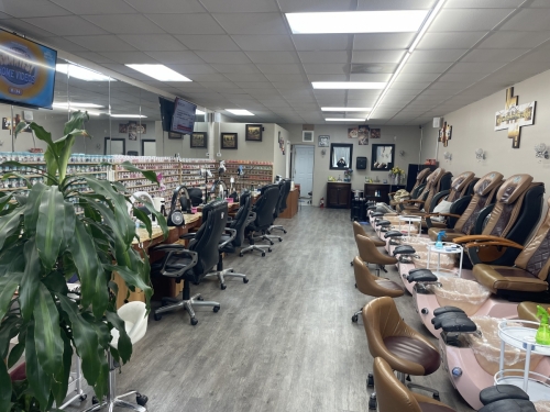 Bán/Sang Tiệm Nail Waco, Texas – 5 bàn, 9 ghế