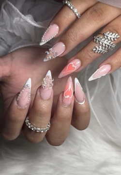Cần Thợ Nails Làm Việc Tại Gainesville, Florida