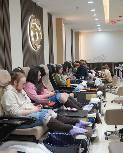 Tuyển Thợ Nail Khu Saint Charles, Illinois – Gel, Everything, Design